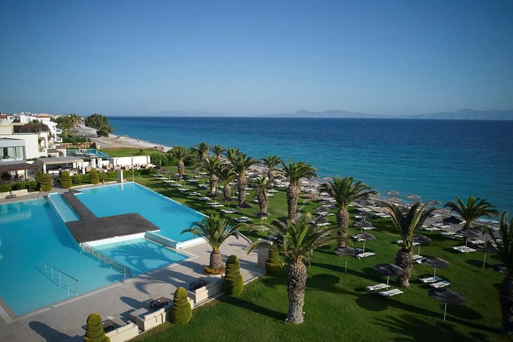 حوض السباحة صورة