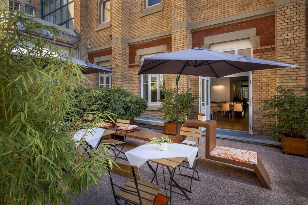 شرفة مرصوفة