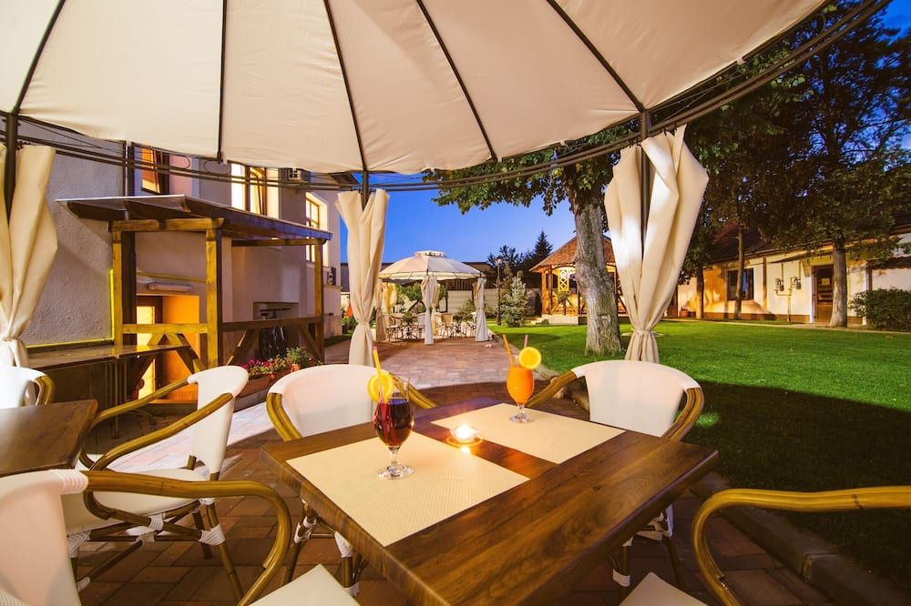 شرفة مرصوفة