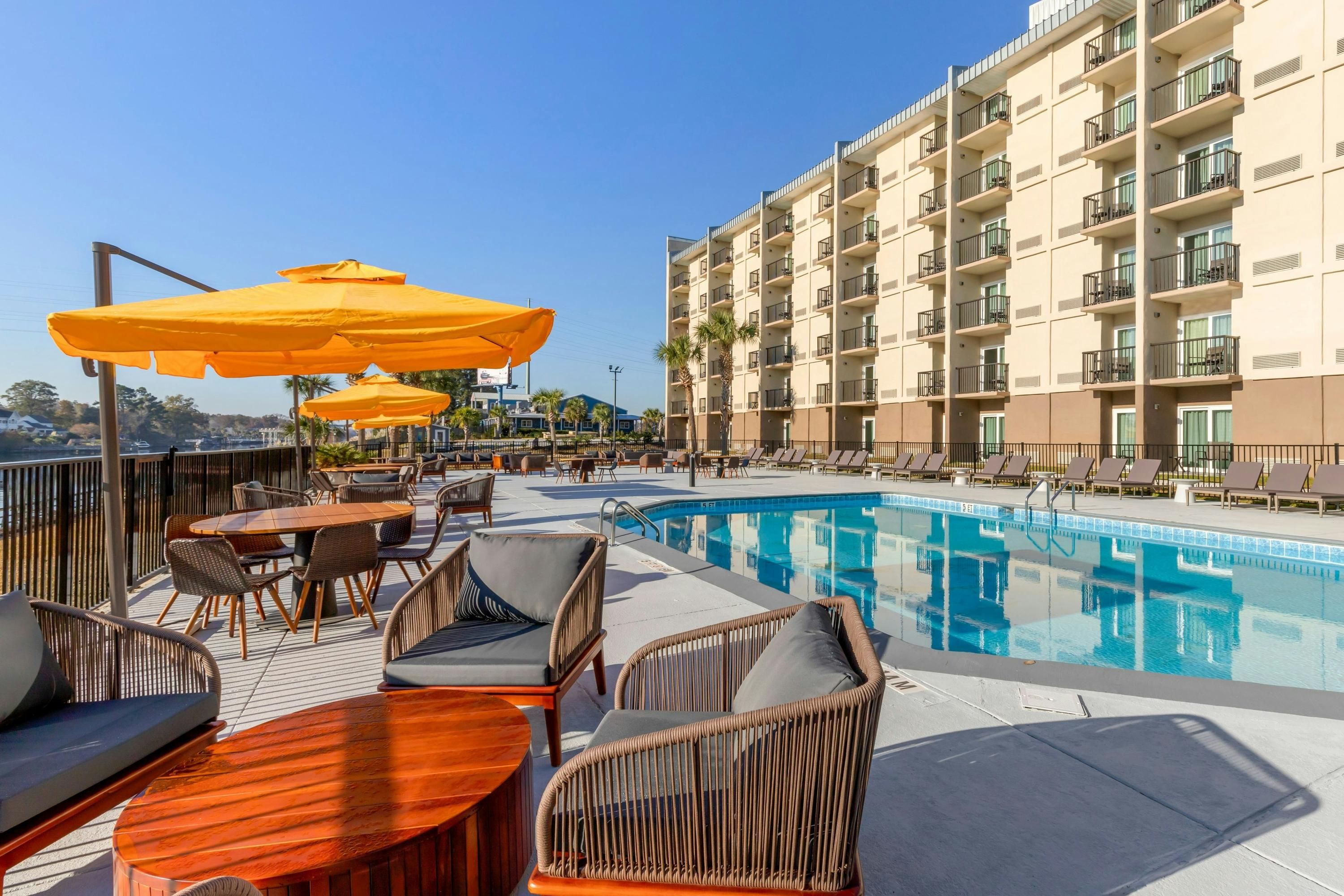 حوض السباحة صورة