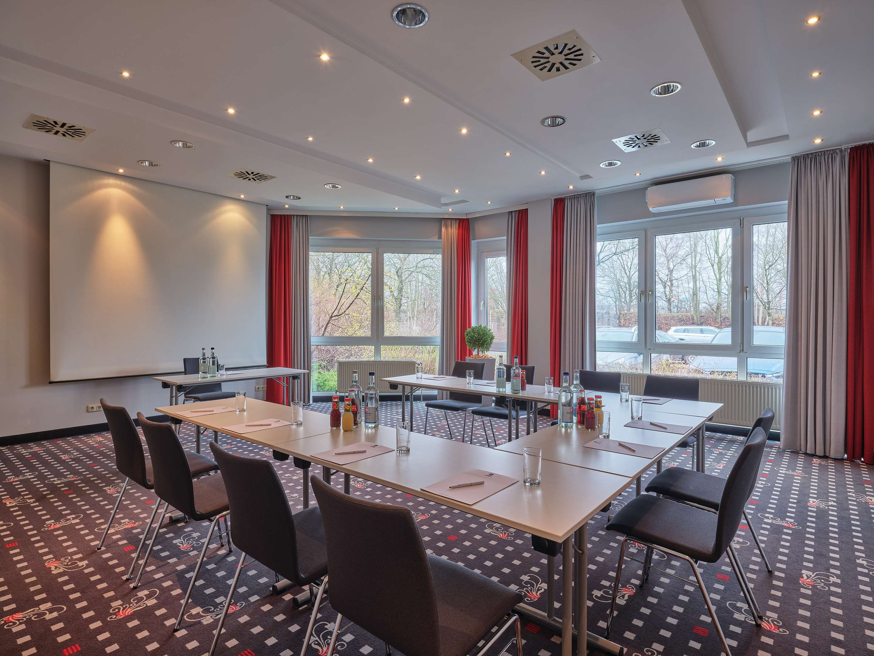 غرفة الاجتماعات