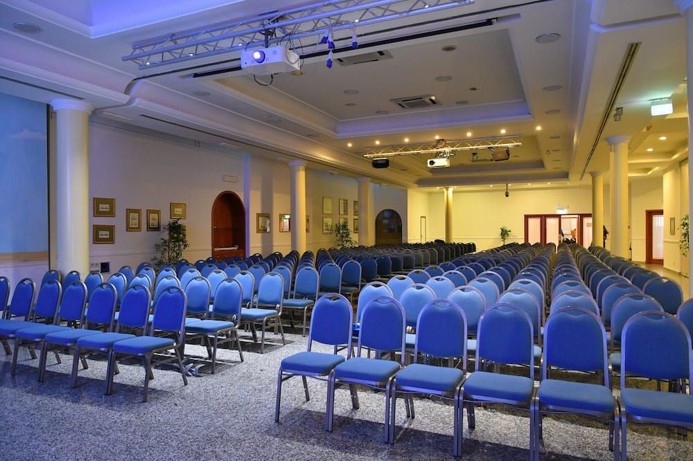 غرفة الاجتماعات