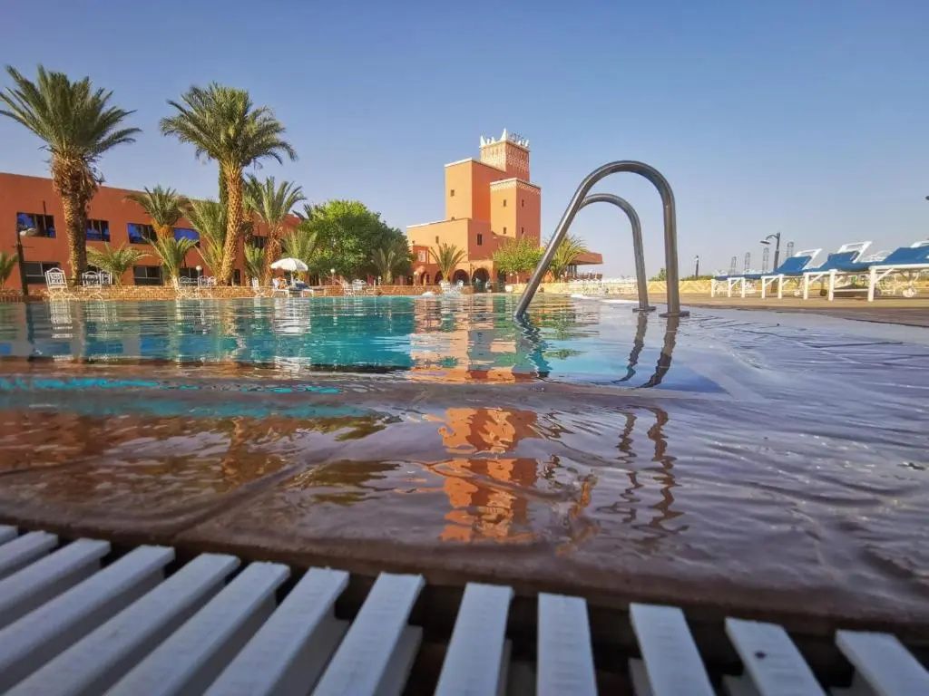 حوض السباحة صورة