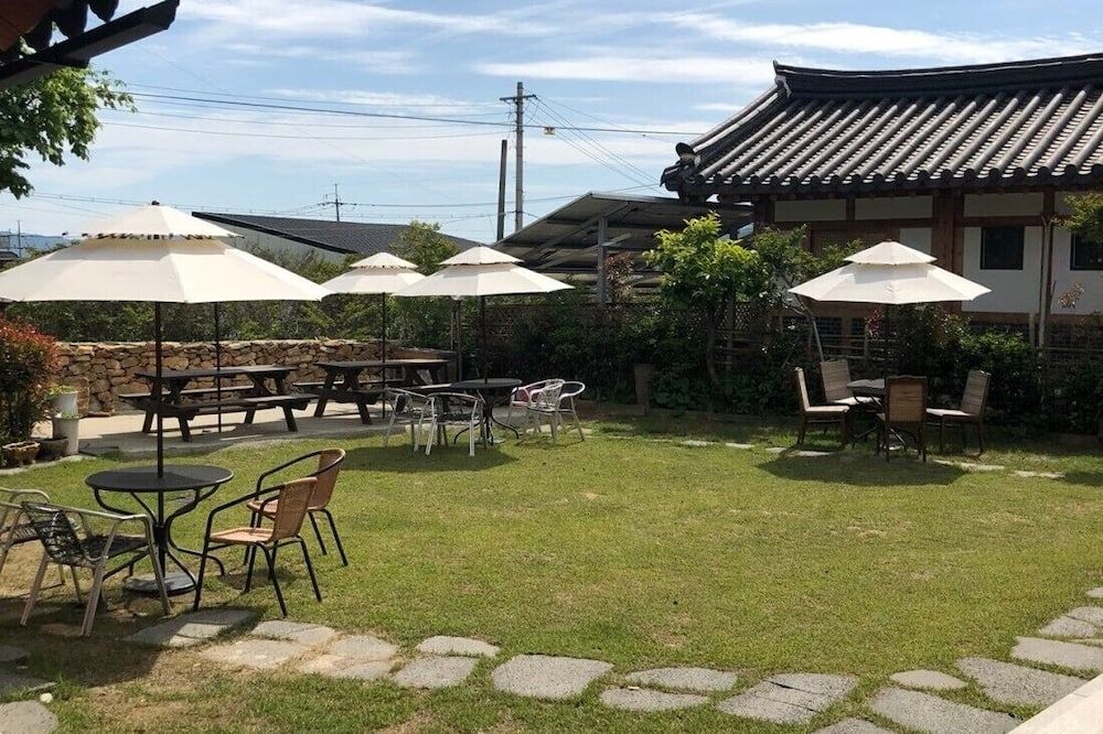 شرفة مرصوفة