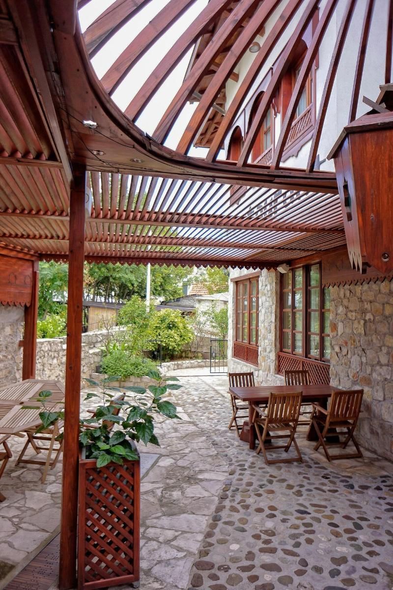 شرفة مرصوفة