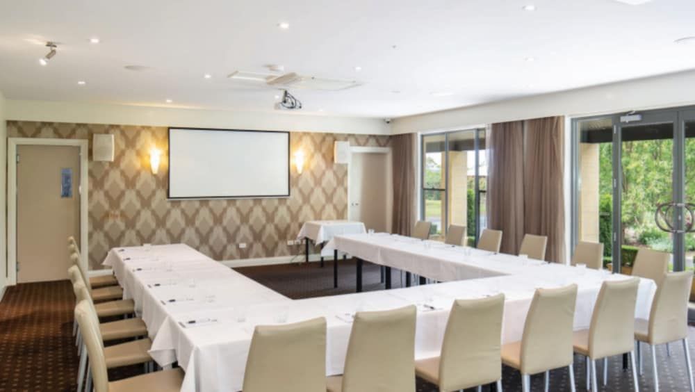 غرفة الاجتماعات