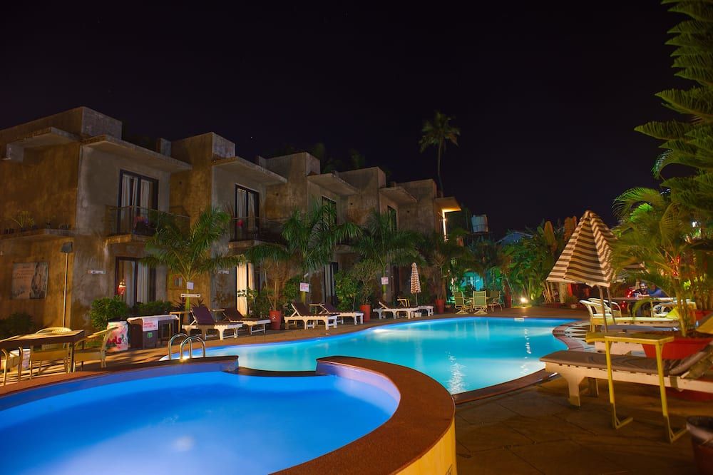 حوض السباحة صورة