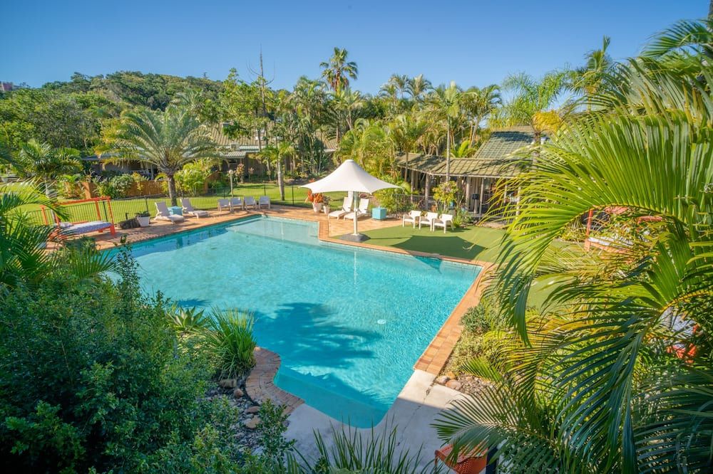 حوض السباحة