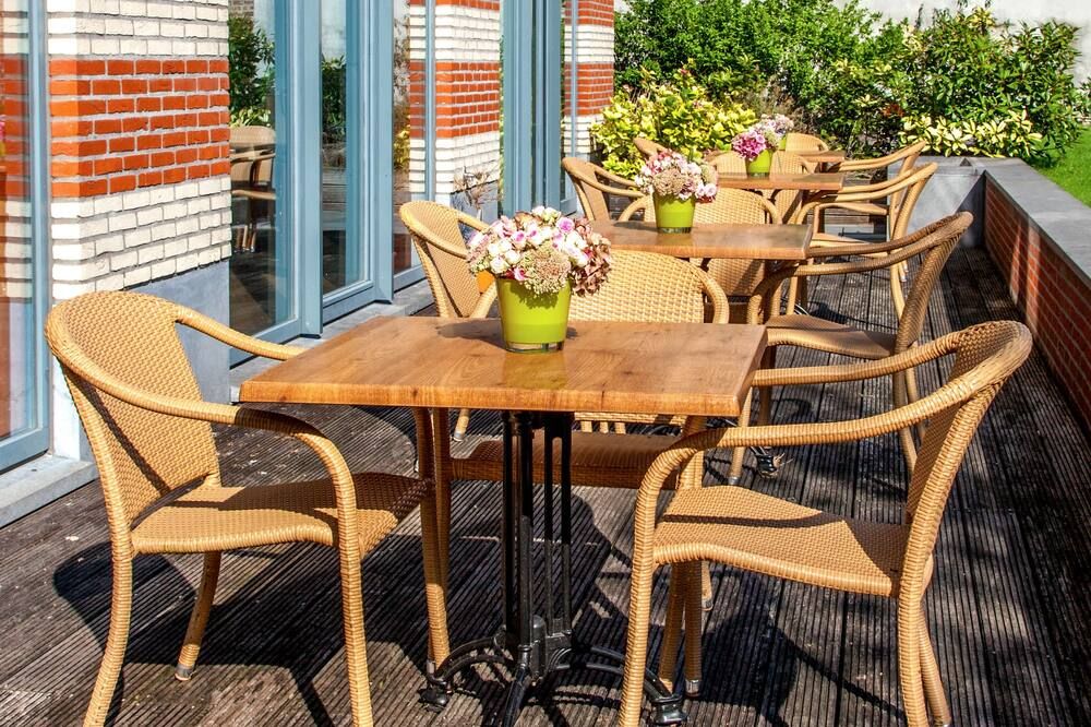 شرفة مرصوفة