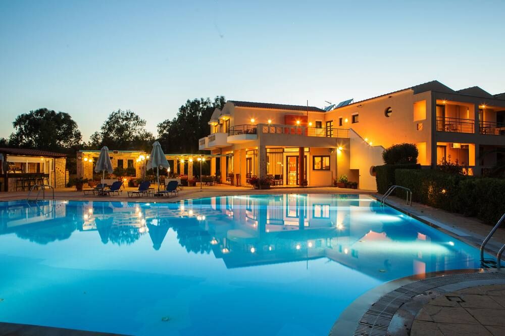 حوض السباحة صورة