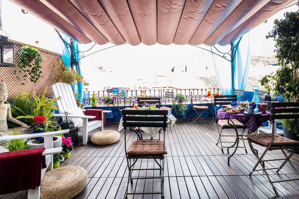 شرفة مرصوفة