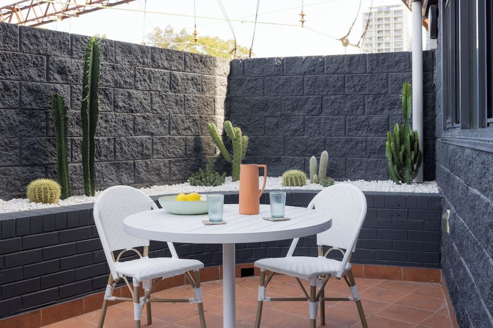 شرفة مرصوفة