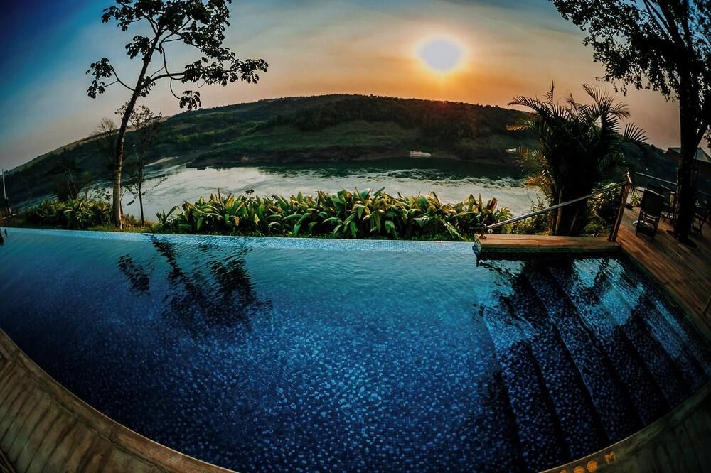 حوض السباحة صورة