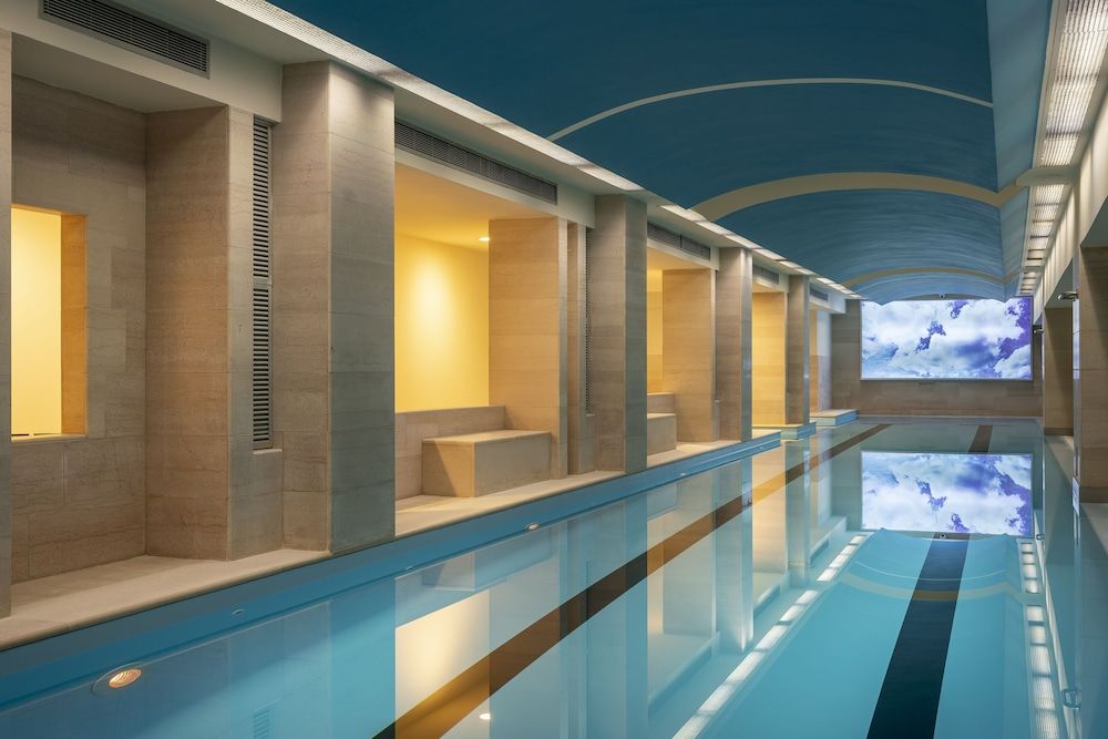 حوض السباحة صورة