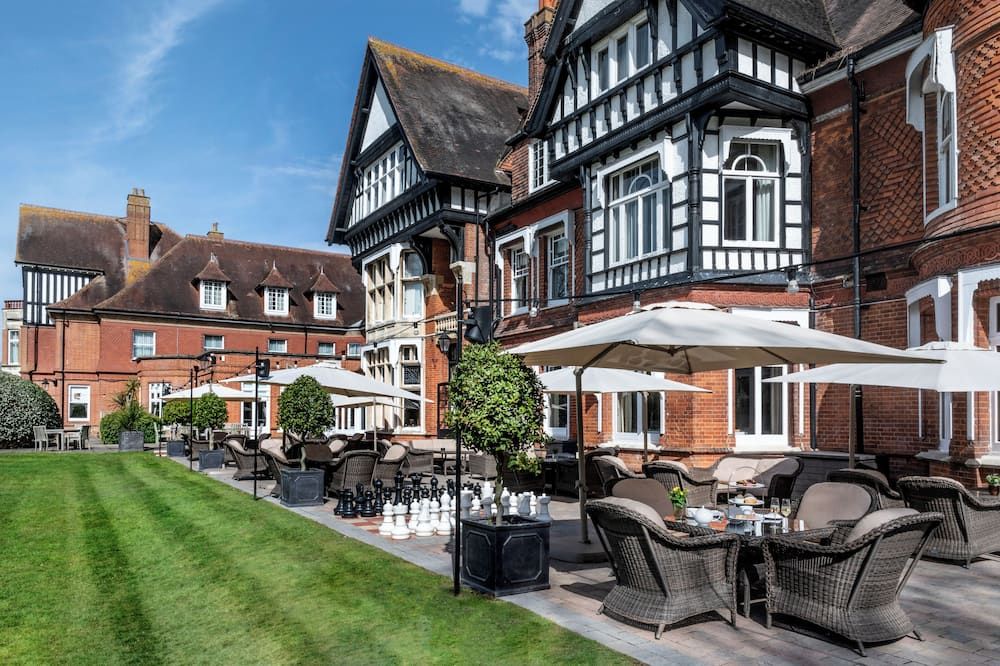 شرفة مرصوفة