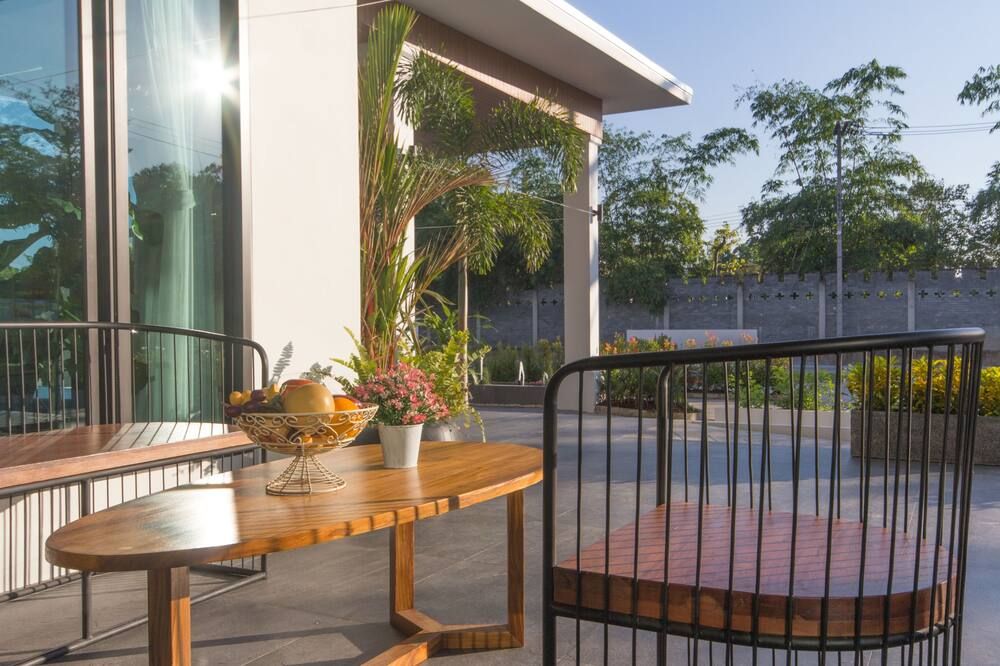 شرفة مرصوفة