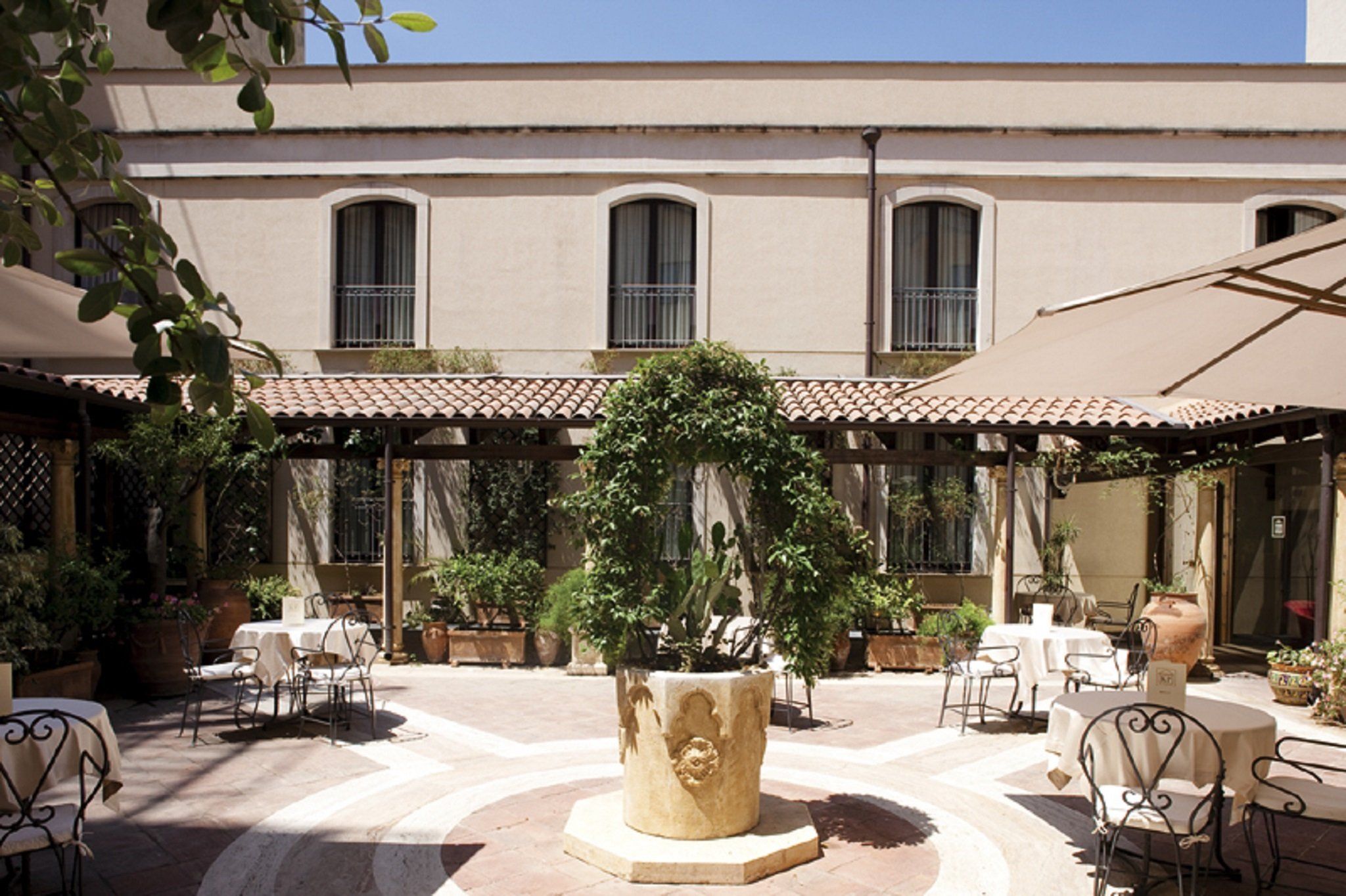 شرفة مرصوفة