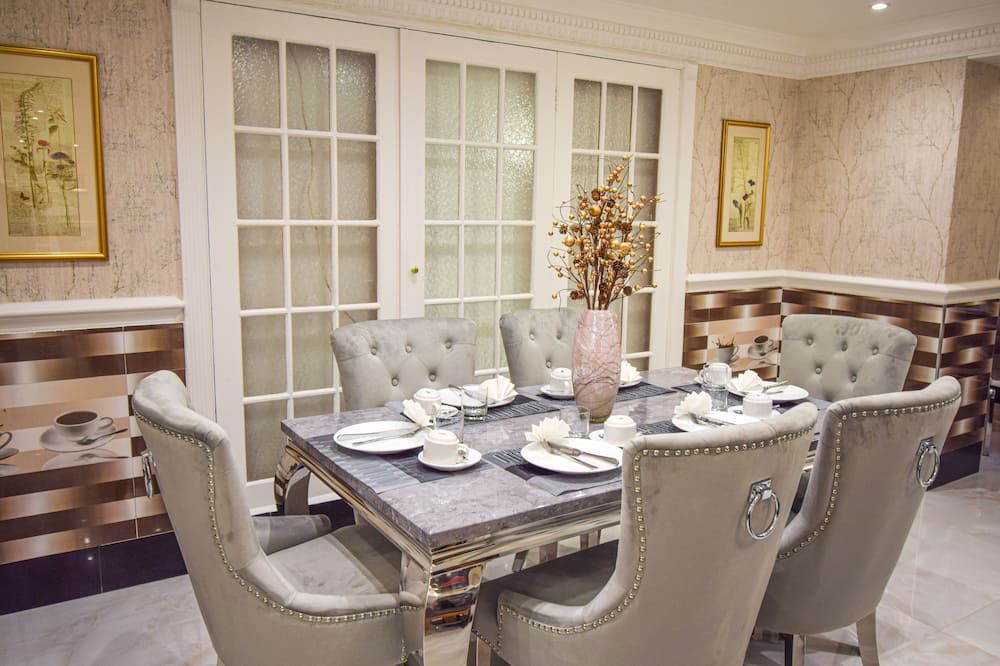 غرفة طعام صورة