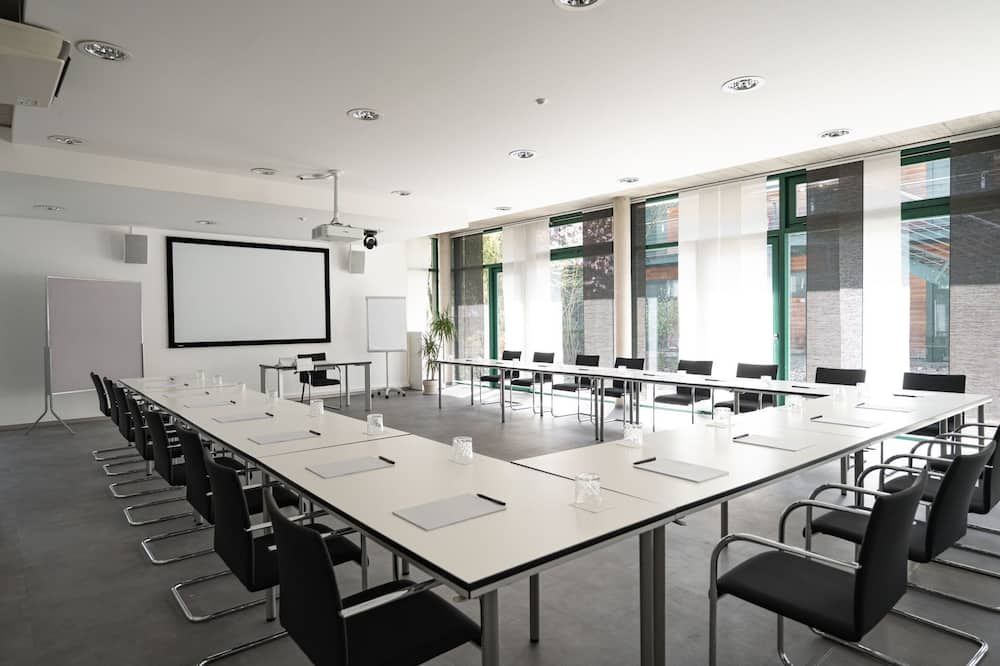 غرفة الاجتماعات