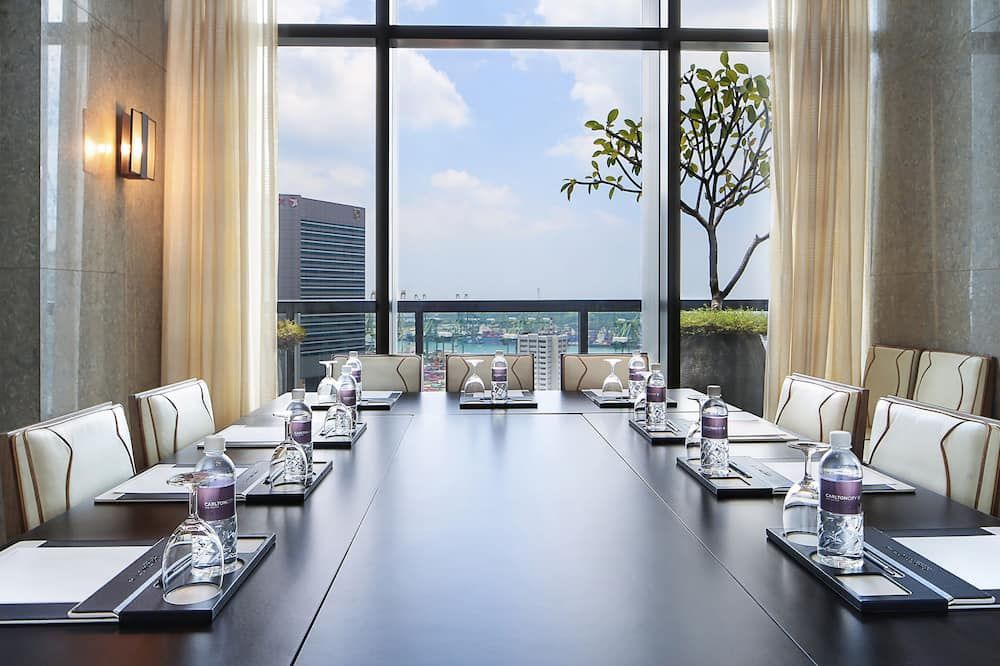 غرفة الاجتماعات