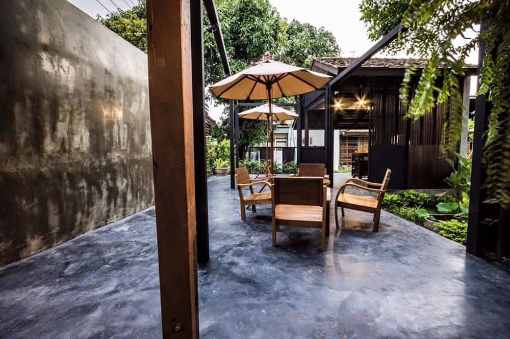 شرفة مرصوفة