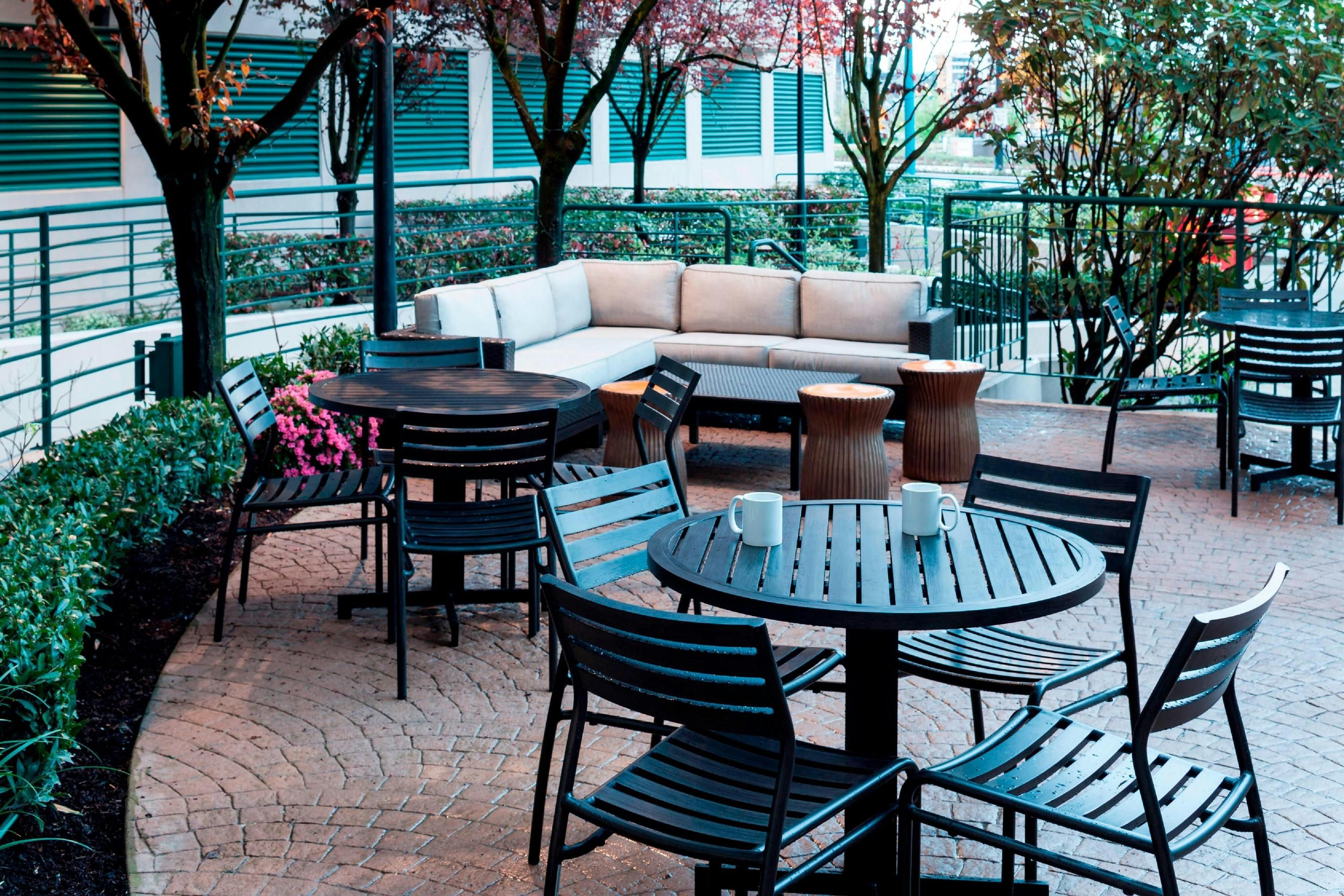 شرفة مرصوفة