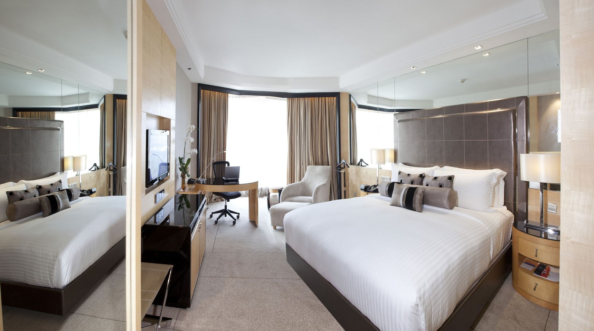 آخر