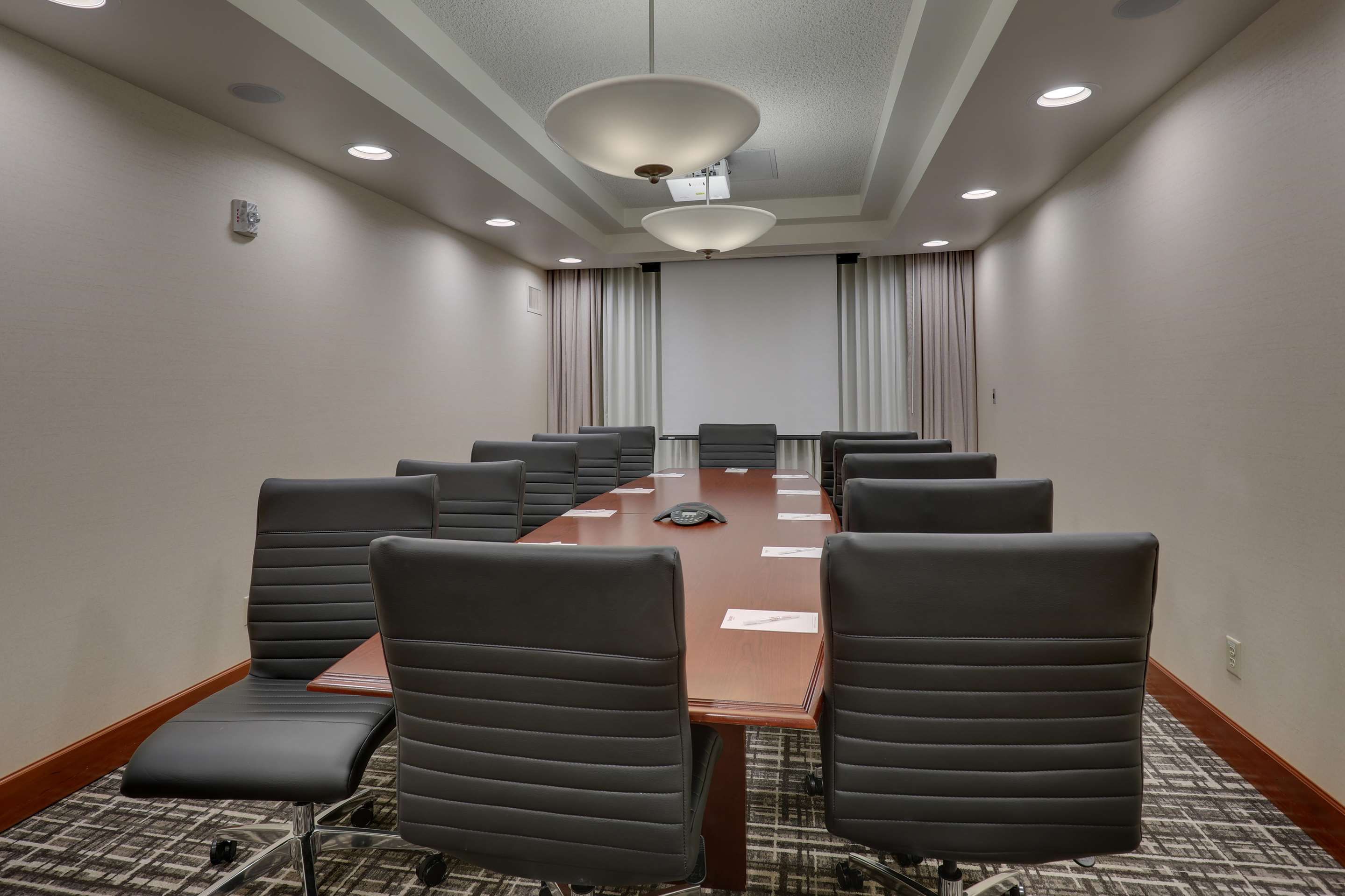 غرفة الاجتماعات