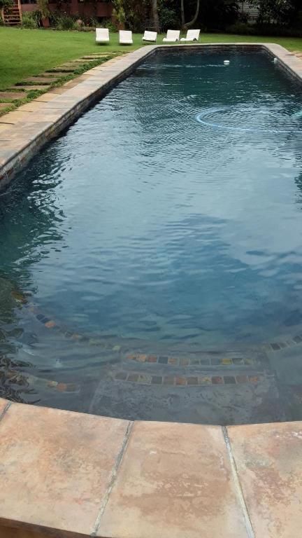 حوض السباحة