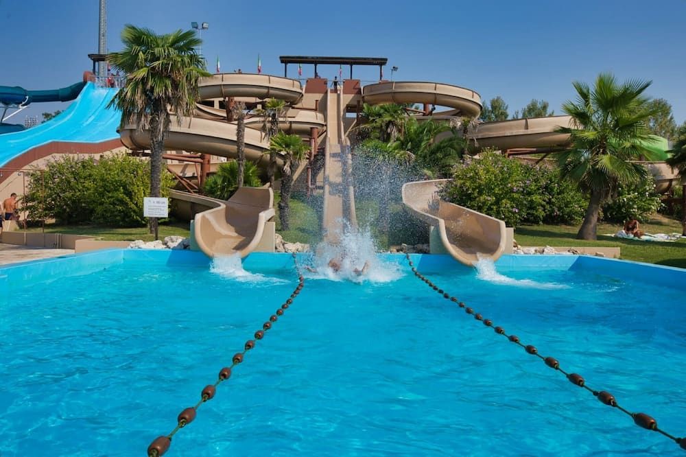 حوض السباحة صورة