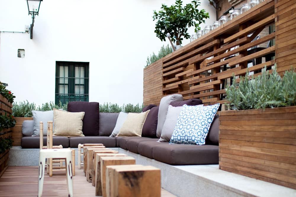 شرفة مرصوفة