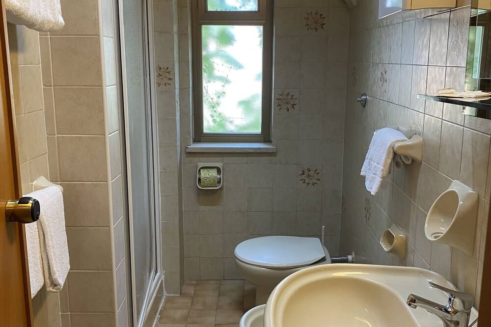 آخر