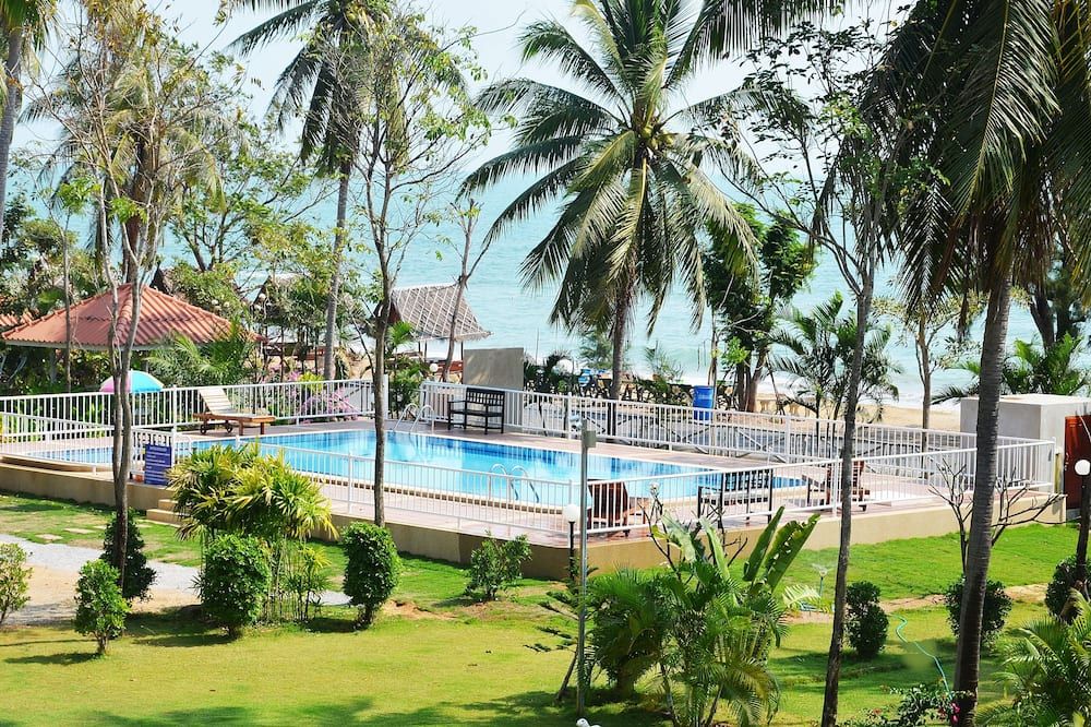 حوض السباحة صورة