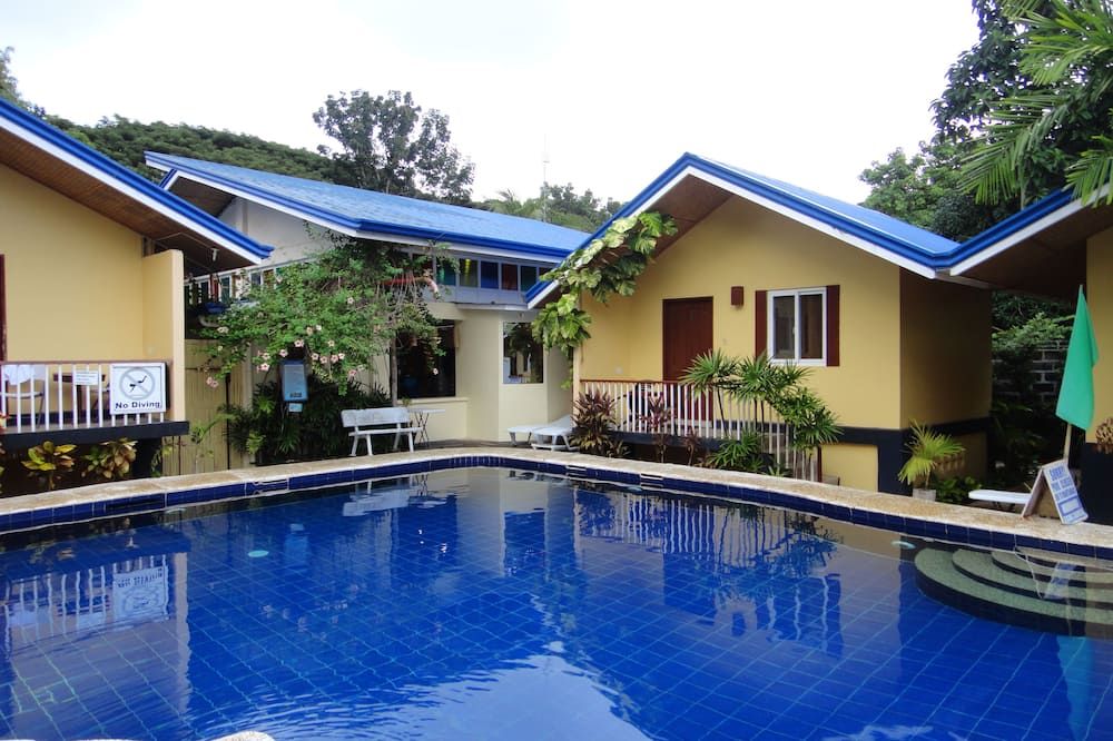 حوض السباحة