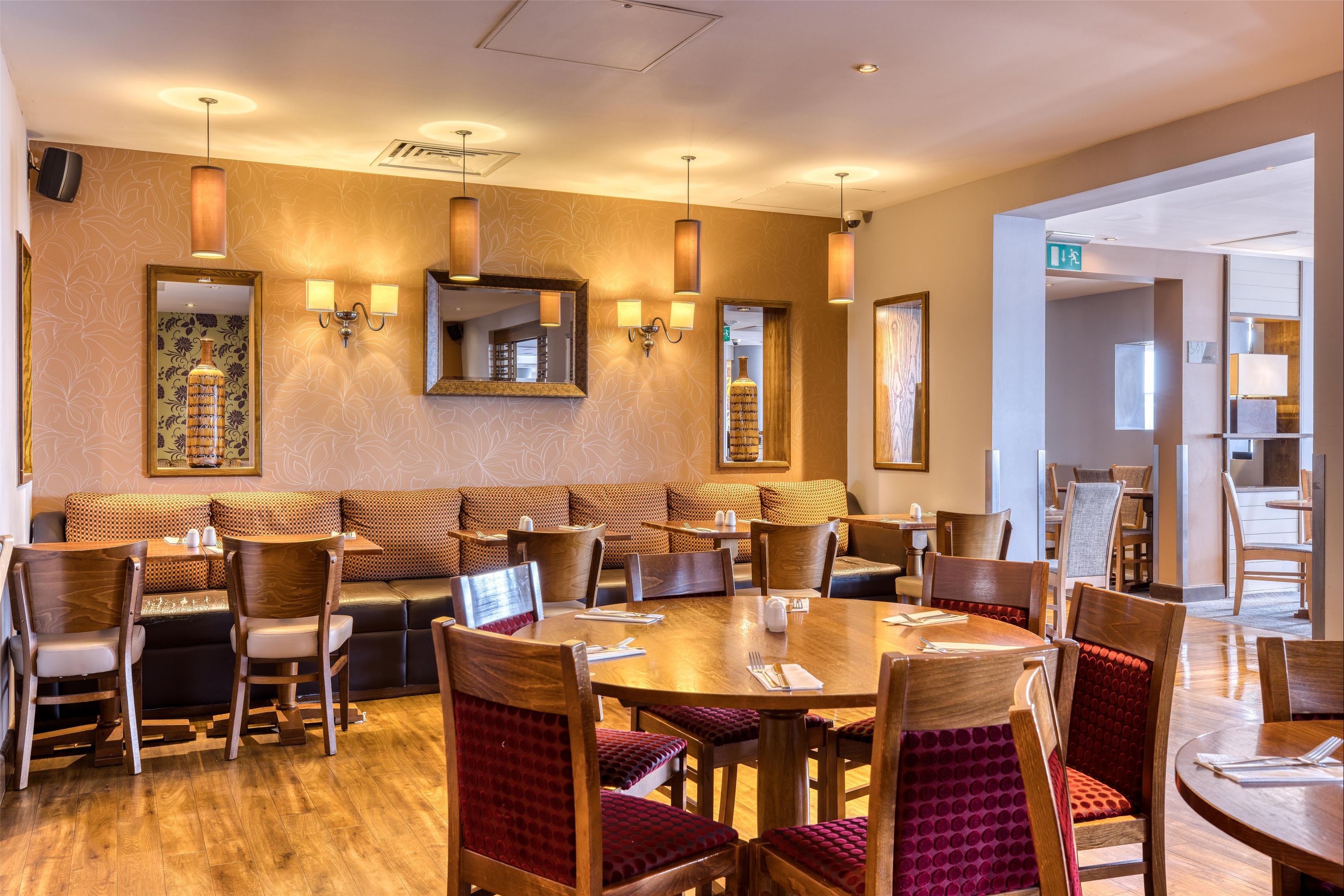 مطعم