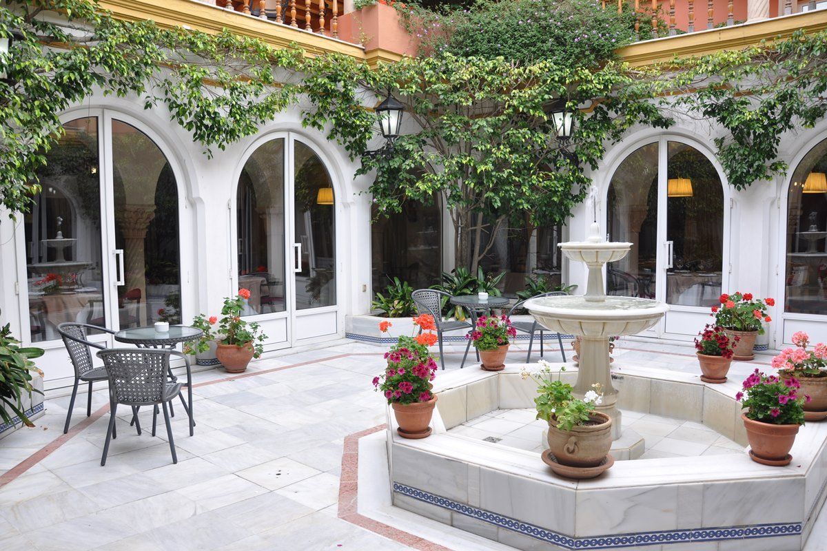 شرفة مرصوفة