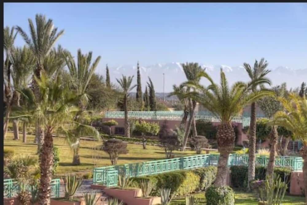 آخر