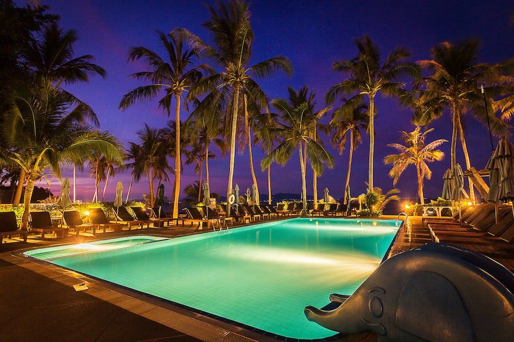 حوض السباحة صورة