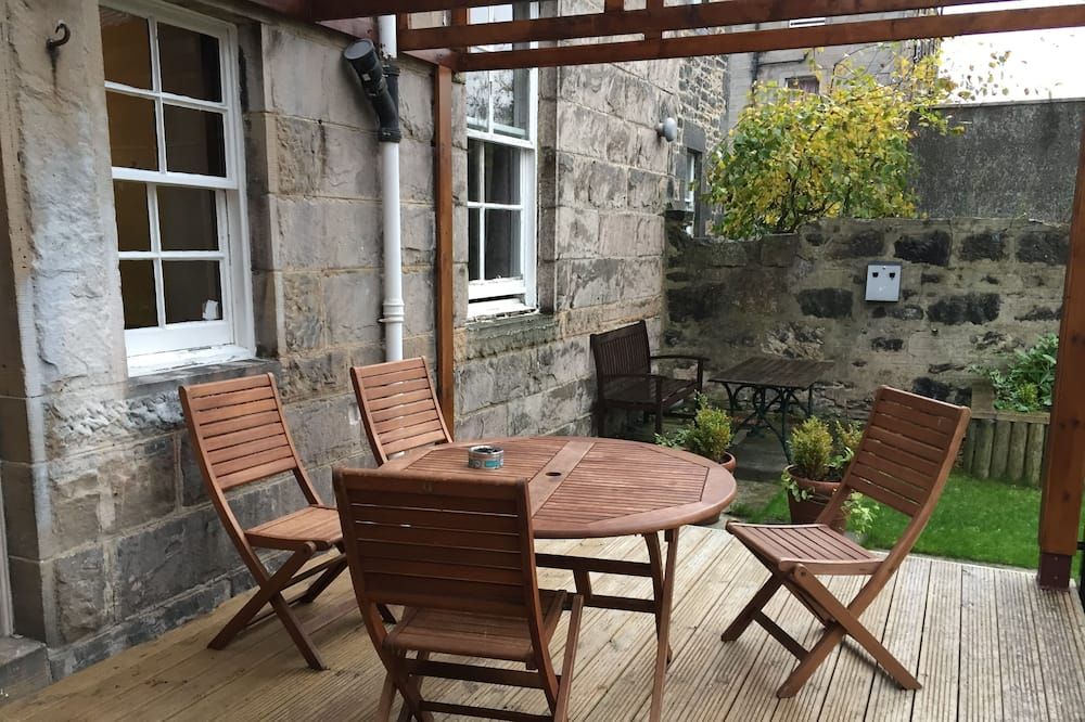 شرفة مرصوفة