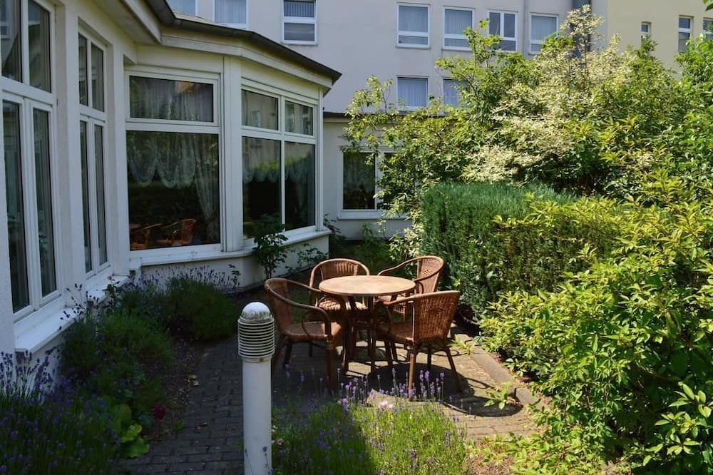 شرفة مرصوفة