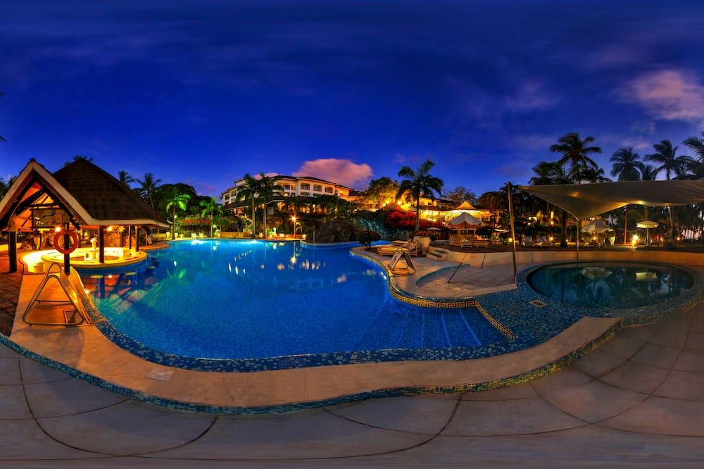 حوض السباحة صورة