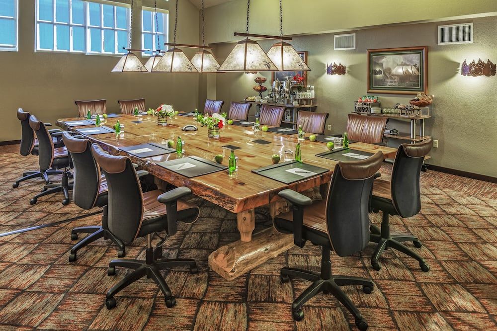 غرفة الاجتماعات