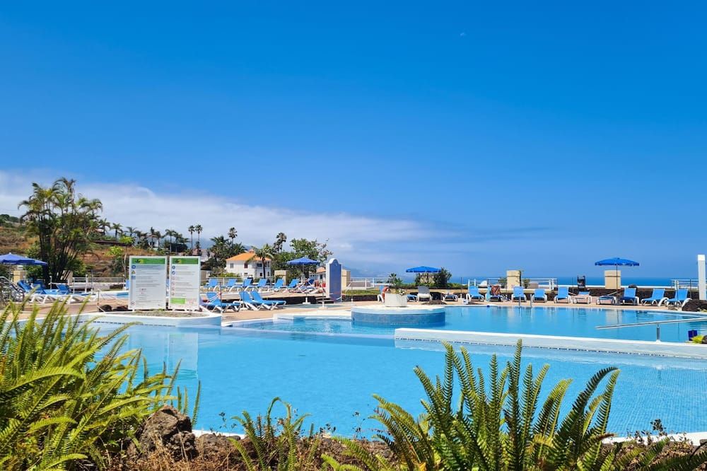 حوض السباحة صورة