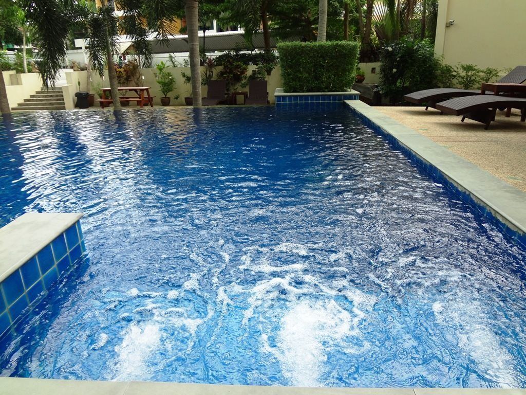 حوض السباحة صورة