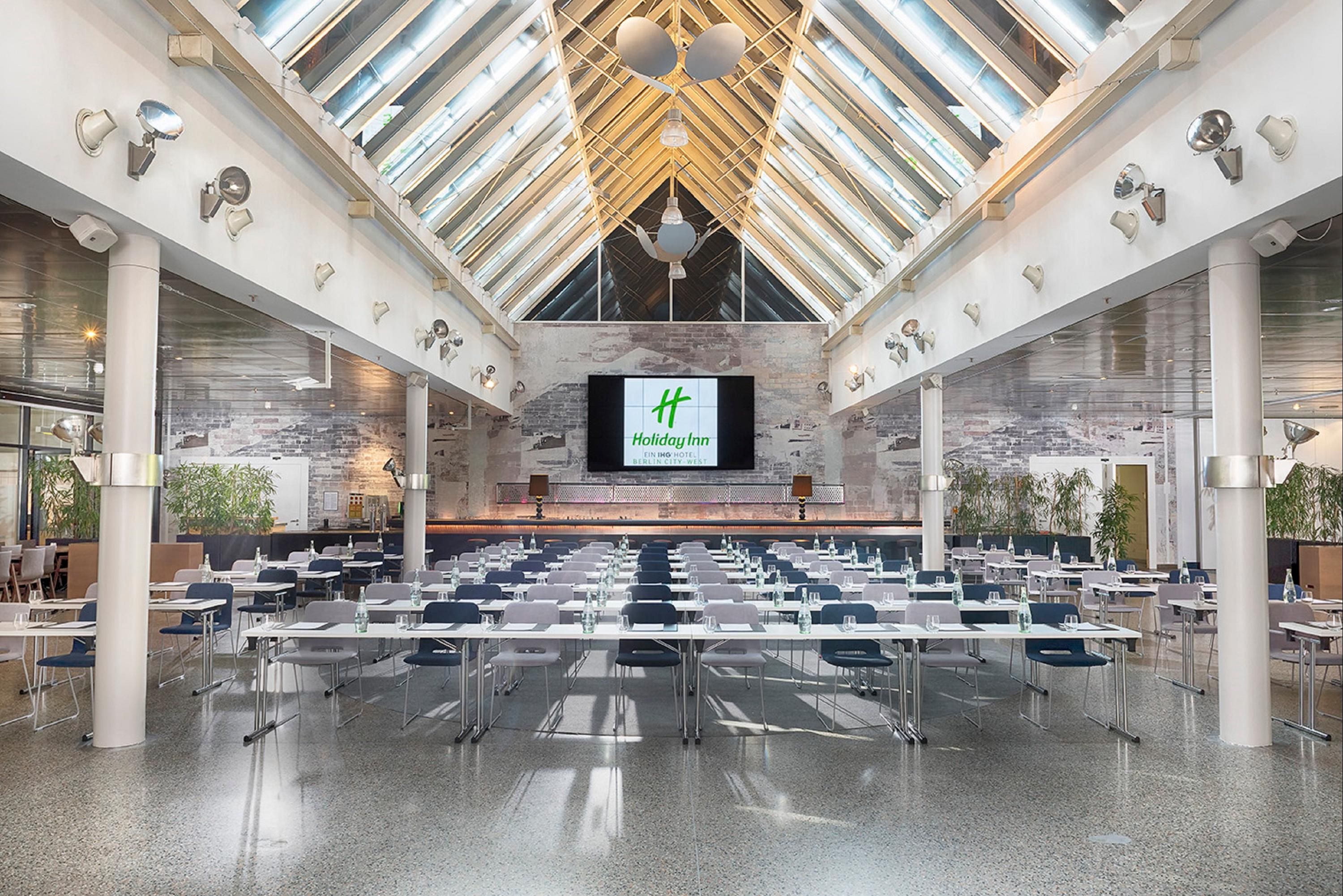 غرفة الاجتماعات