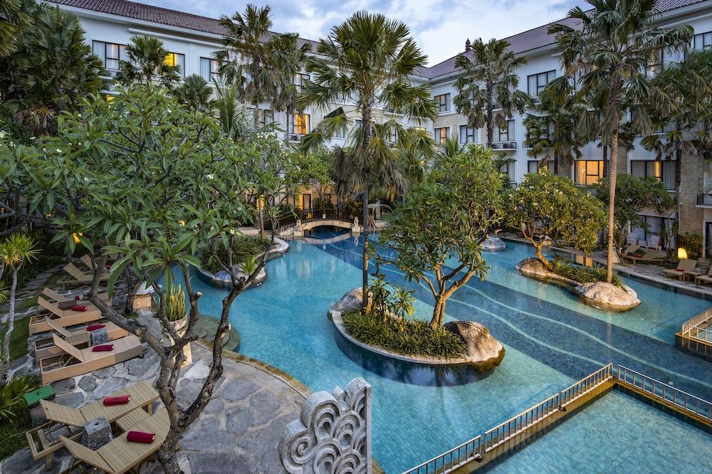 حوض السباحة صورة