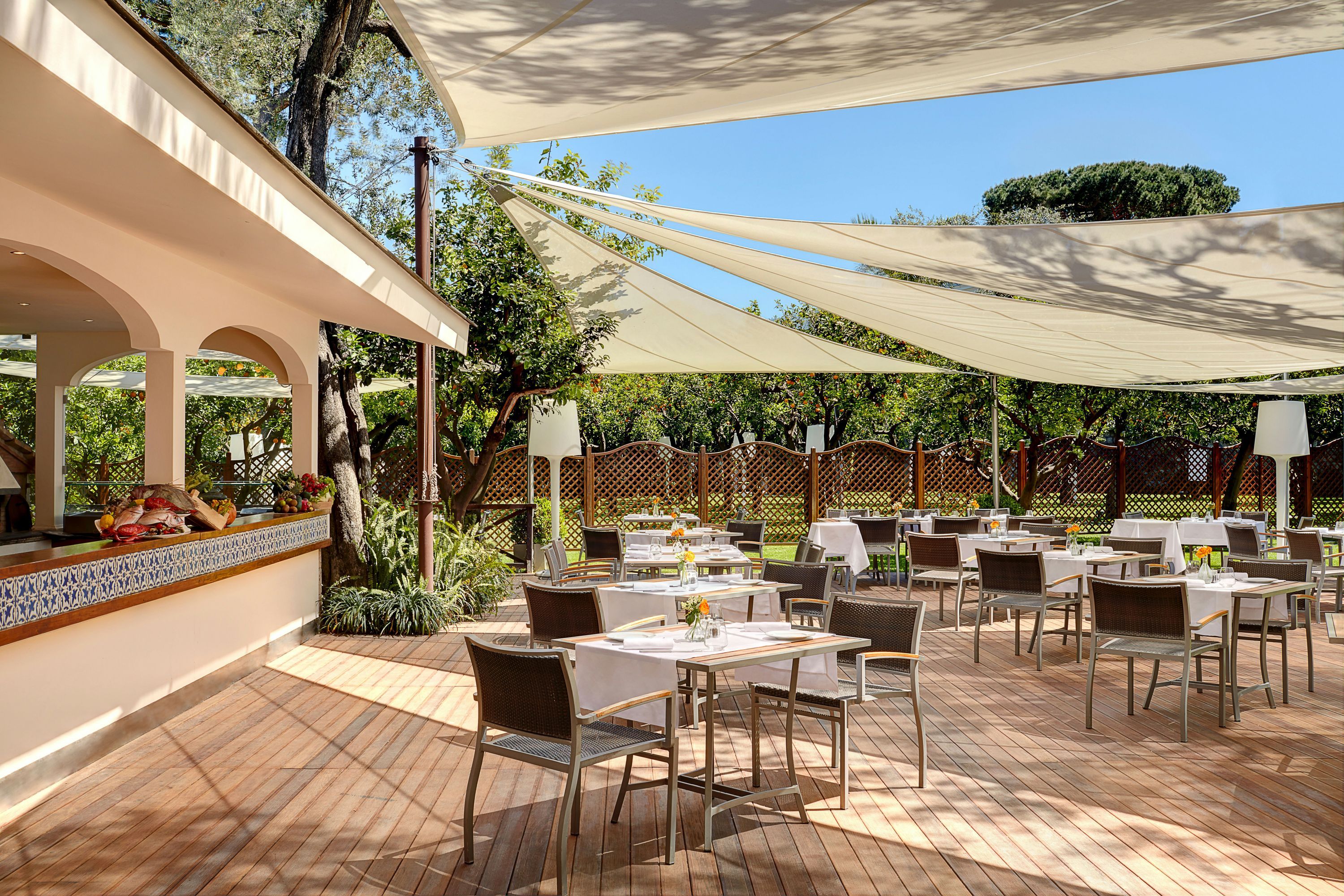 مطعم
