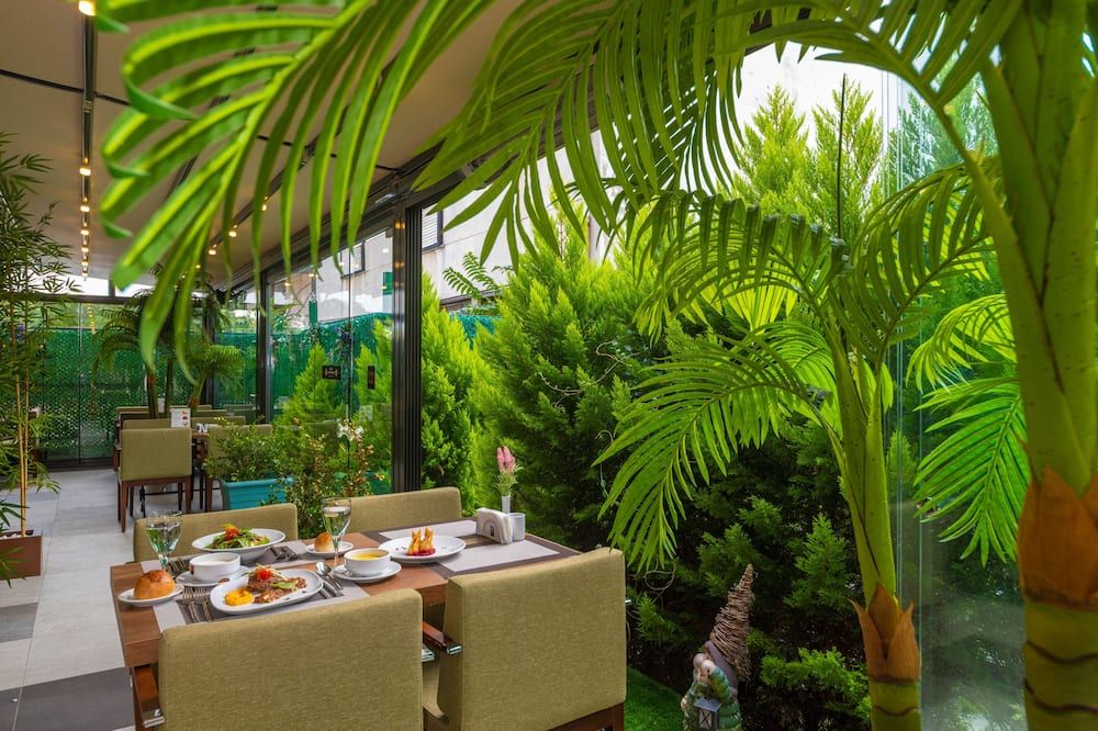 شرفة مرصوفة