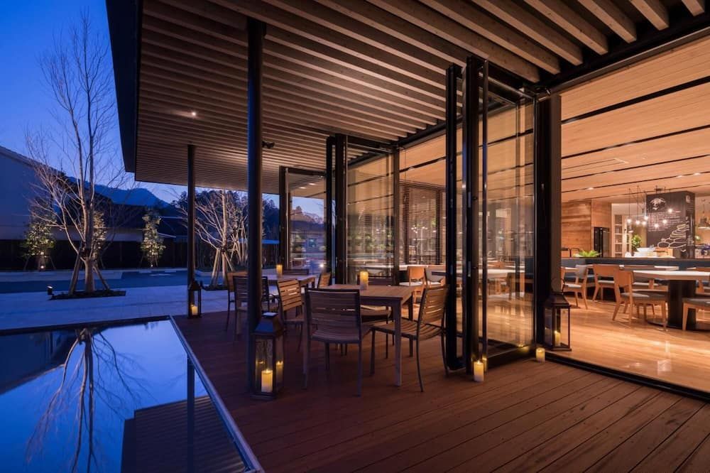 شرفة مرصوفة