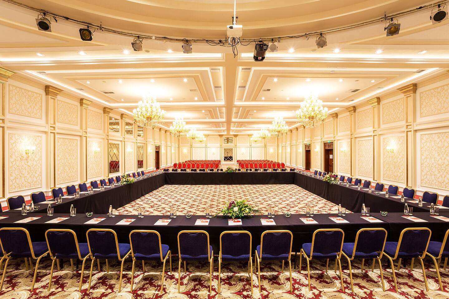 غرفة الاجتماعات